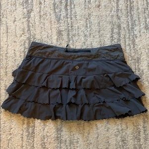 Lululemon tennis skirt with hole details gray
